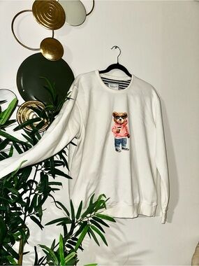 Teddy Cream Crewneck Sweatshirt with Bear Graphic
